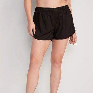 Dolphin-Hem Run Shorts